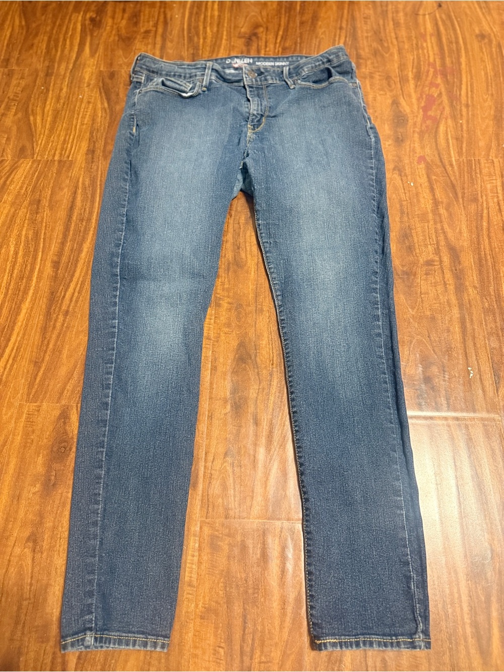Levi's Women's Skinny Jeans - Dark Blue Wash
